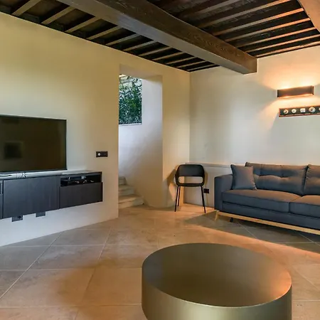 Montioni By Mmega Vila *